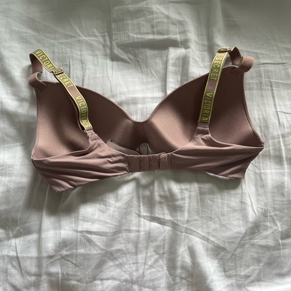 Victoria’s secret purple Lightly lined bra no underwire - Picture 8 of 8